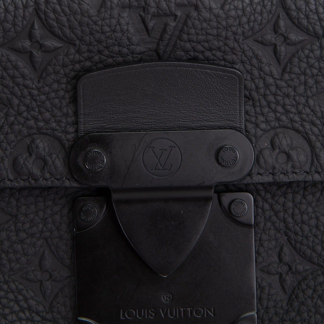 LOUIS VUITTON Taurillon S Lock Messenger - Black