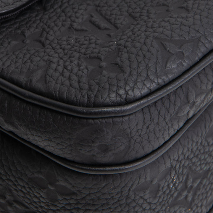 LOUIS VUITTON Taurillon S Lock Messenger - Black