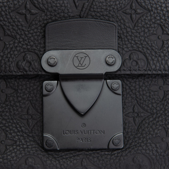 LOUIS VUITTON Taurillon S Lock Messenger - Black