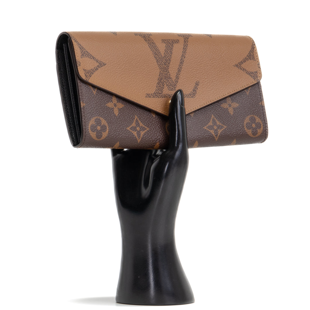 LOUIS VUITTON Reverse Monogram Sarah Wallet