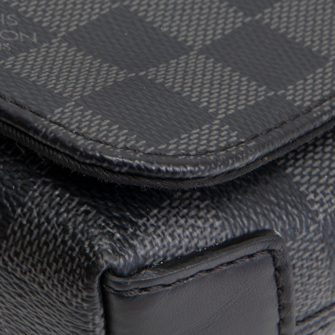 LOUIS VUITTON Damier Graphite District Messenger PM