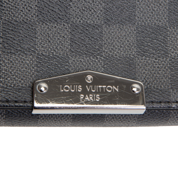 LOUIS VUITTON Damier Graphite District Messenger PM