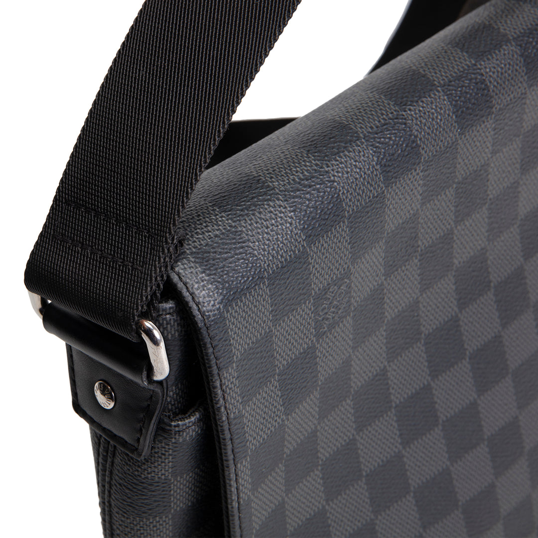 LOUIS VUITTON Damier Graphite District Messenger PM