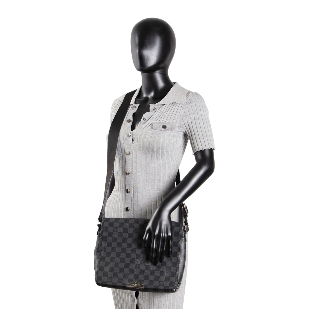 LOUIS VUITTON Damier Graphite District Messenger PM