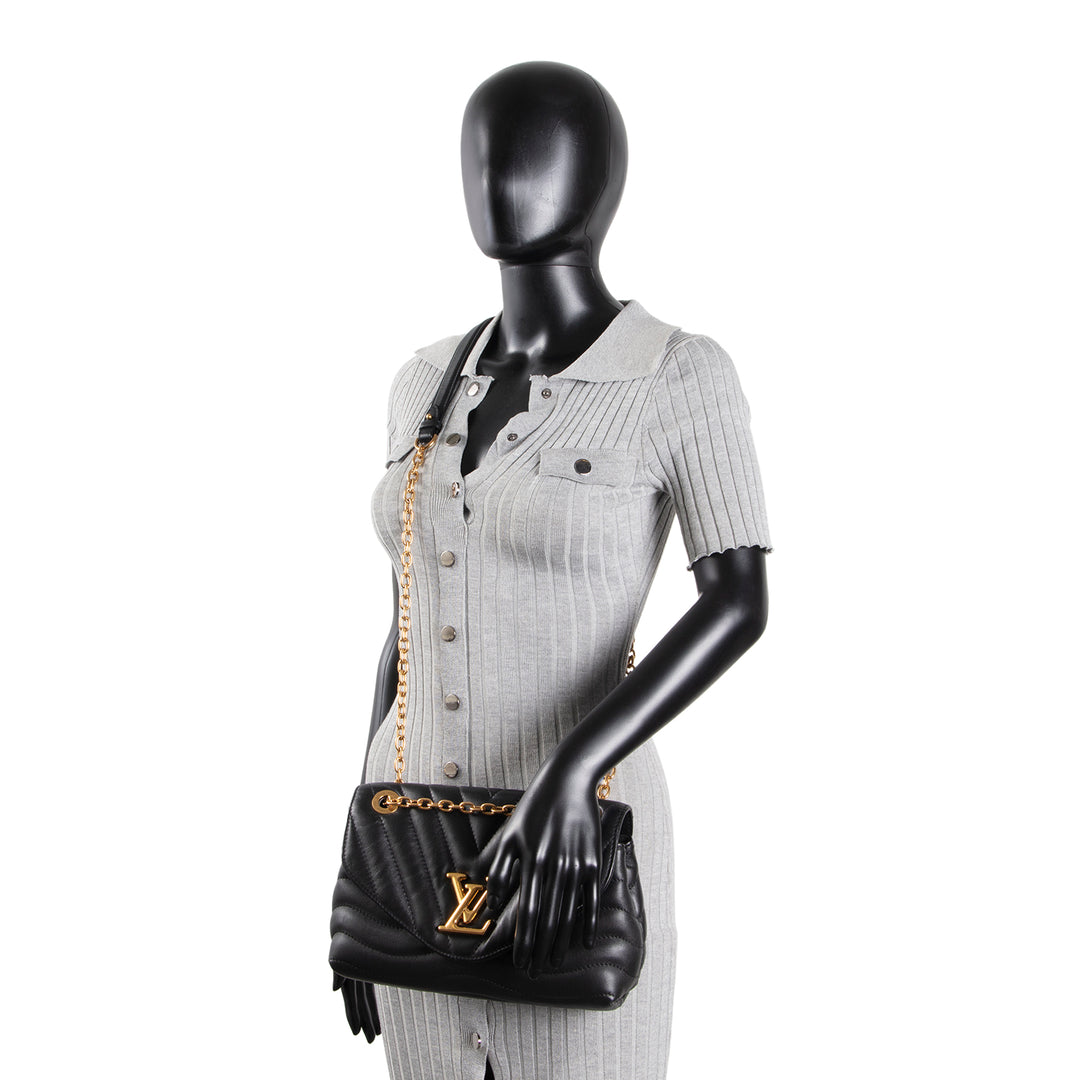 LOUIS VUITTON New Wave Chain Bag -Black