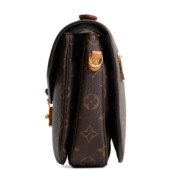 LOUIS VUITTON Monogram Pochette Metis