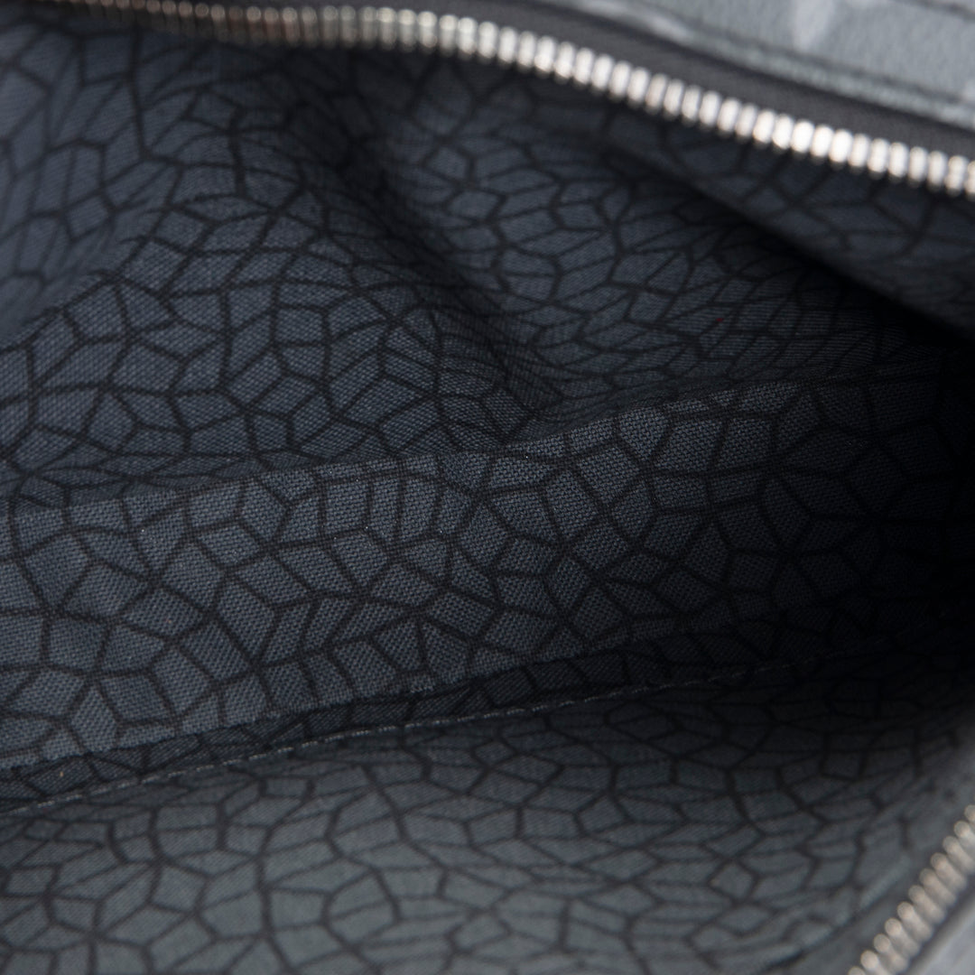 LOUIS VUITTON x Yayoi Kusama Monogram Eclipse Trio Messenger