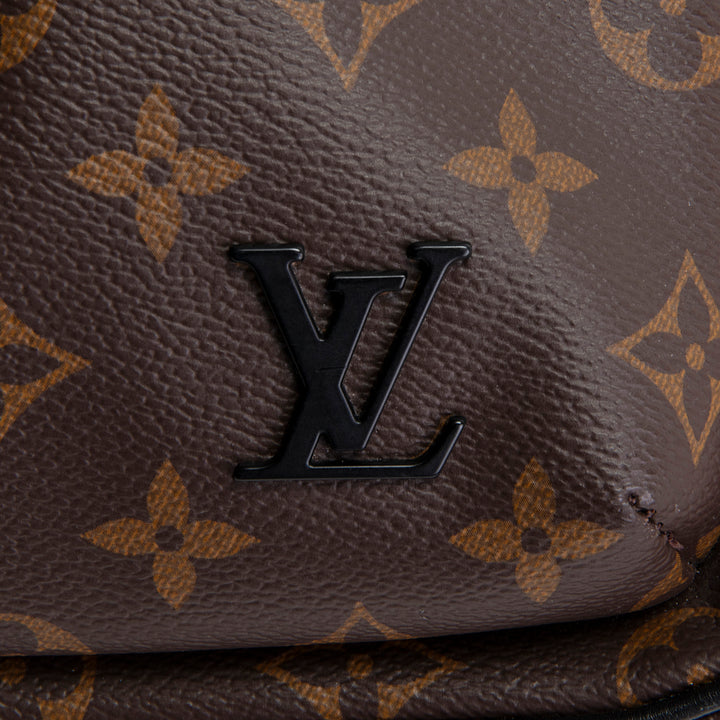 LOUIS VUITTON Monogram Avenue Sling