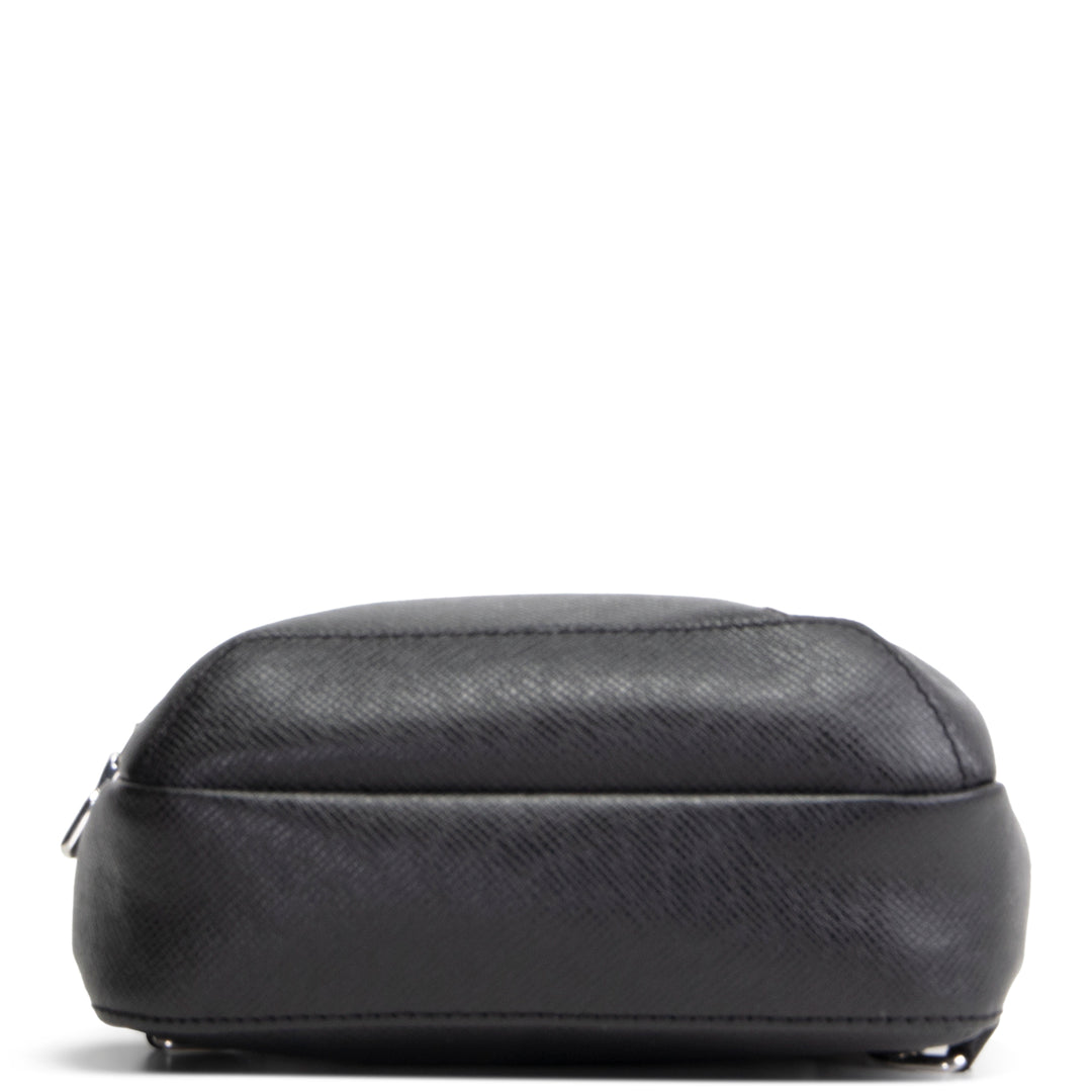 LOUIS VUITTON Taiga Avenue Sling - Black