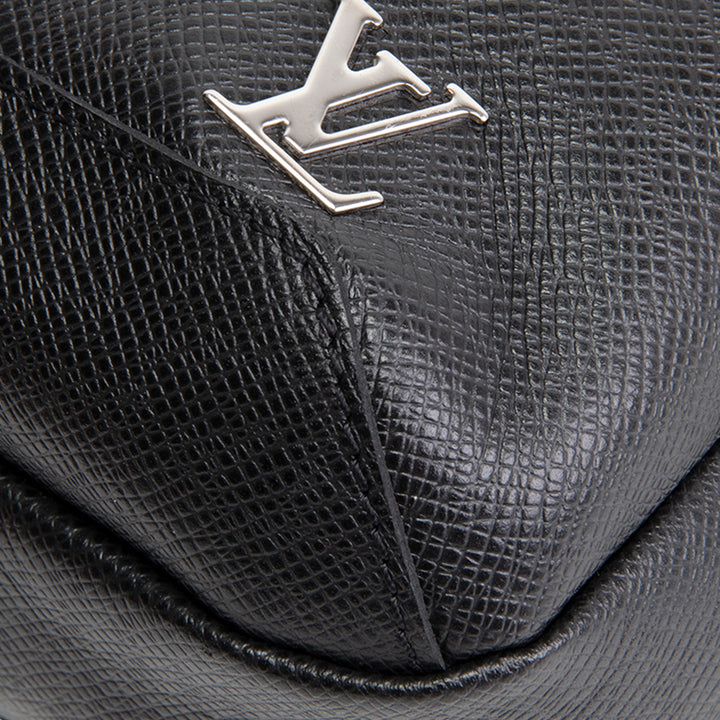 LOUIS VUITTON Taiga Avenue Sling - Black