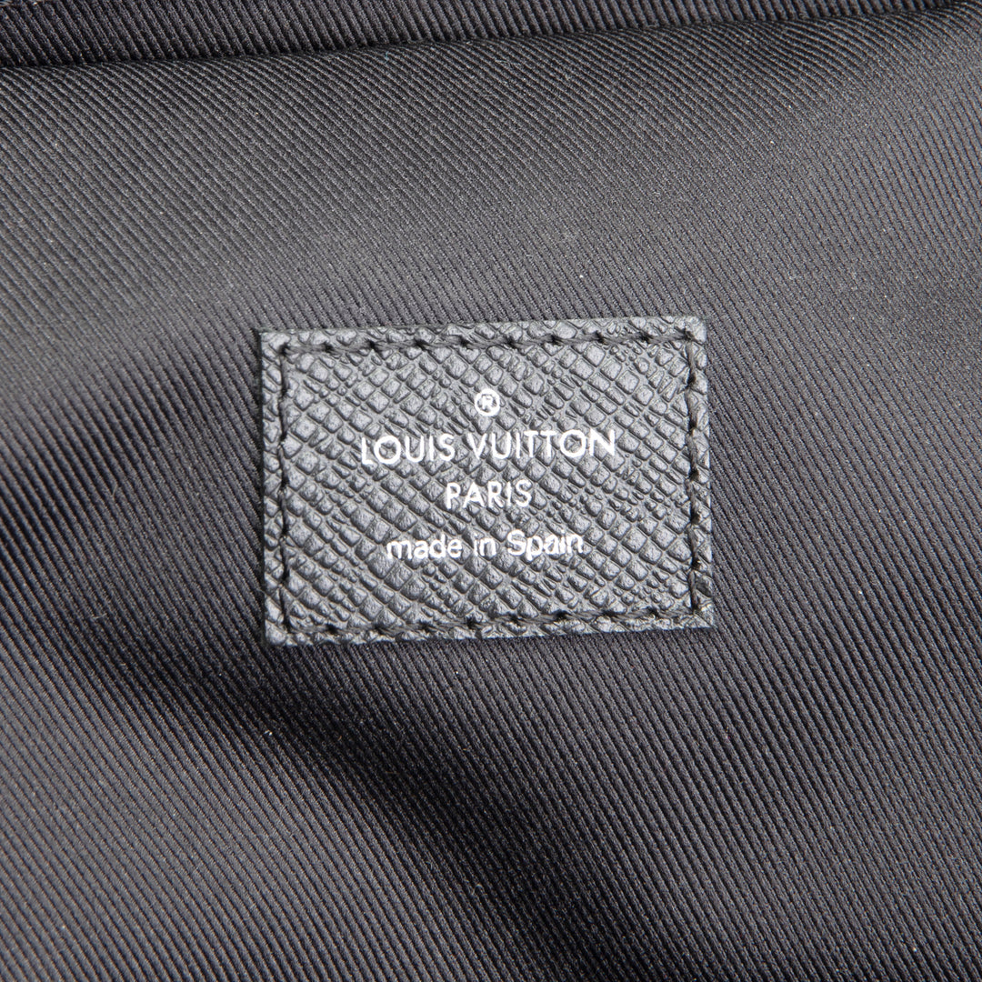 LOUIS VUITTON Taiga Avenue Sling - Black