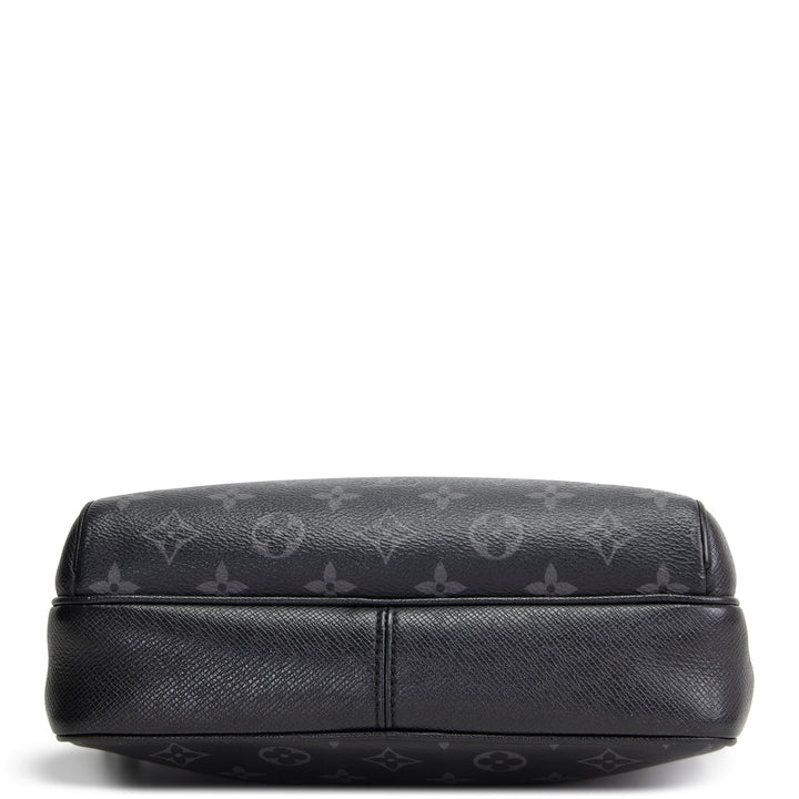 LOUIS VUITTON Taiga Monogram Eclipse Messenger Bag