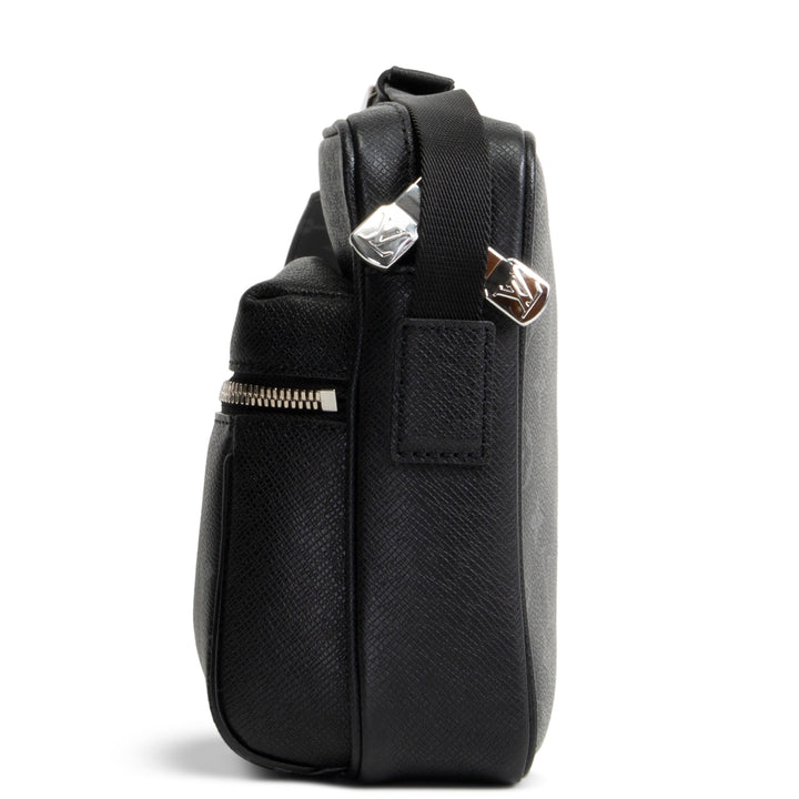 LOUIS VUITTON Taigarama Outdoor Messenger - Black