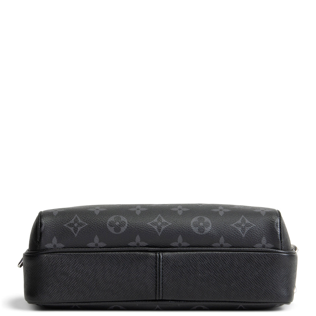 LOUIS VUITTON Taigarama Outdoor Messenger - Black