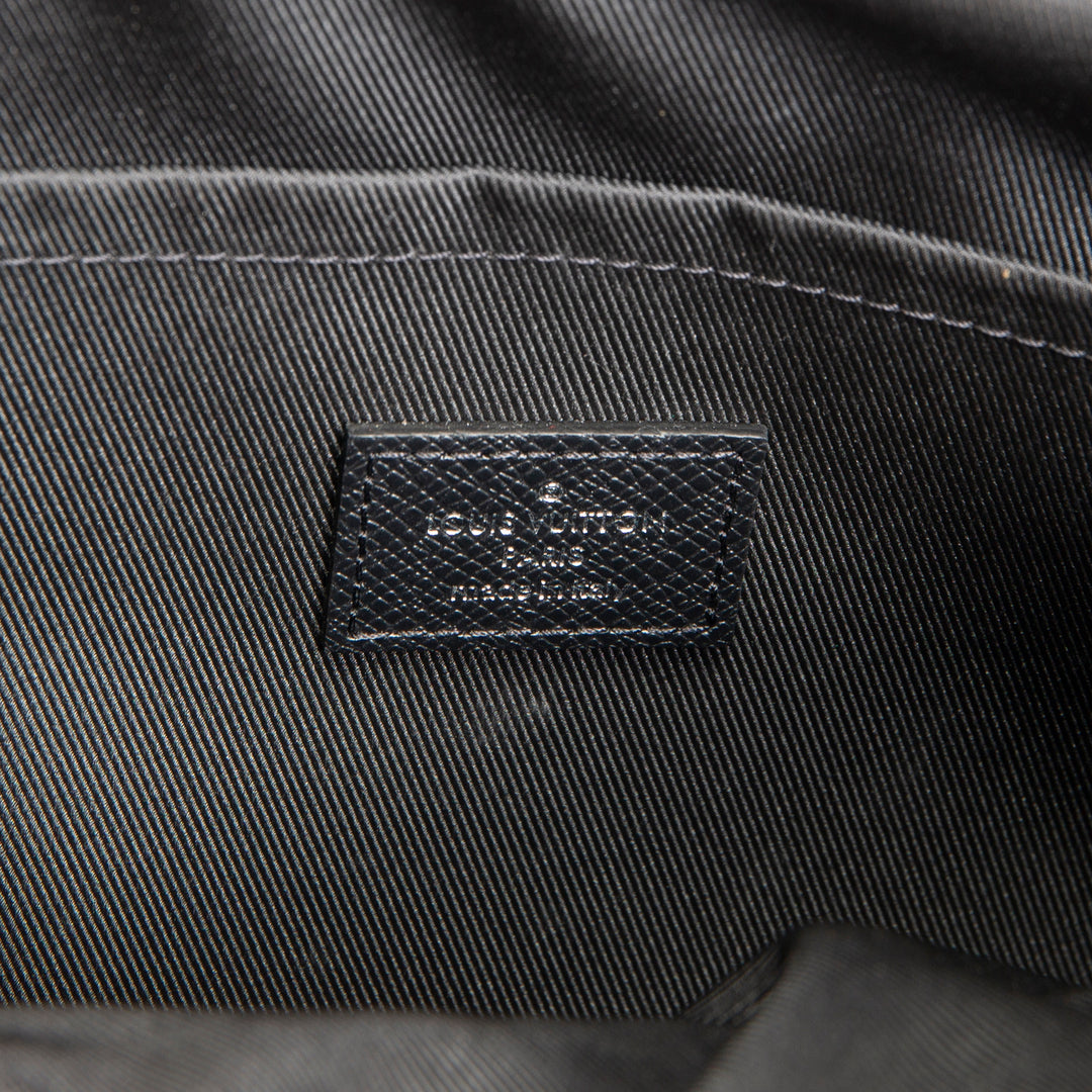 LOUIS VUITTON Taigarama Outdoor Messenger - Black