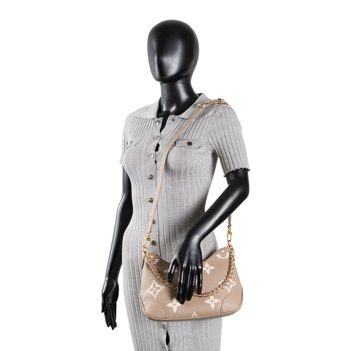 LOUIS VUITTON Giant Monogram Boulogne - Dove Gray/Cream