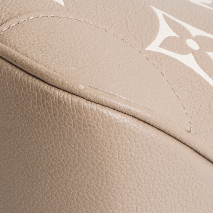 LOUIS VUITTON Giant Monogram Boulogne - Dove Gray/Cream
