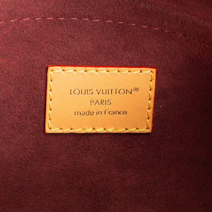 LOUIS VUITTON Carry All East - West Monogram