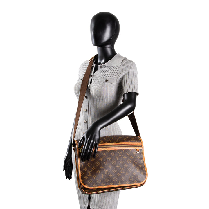 LOUIS VUITTON Monogram Bosphore Messenger Bag