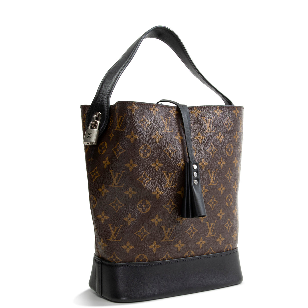 LOUIS VUITTON Monogram NN14 Idole w/ Pouch