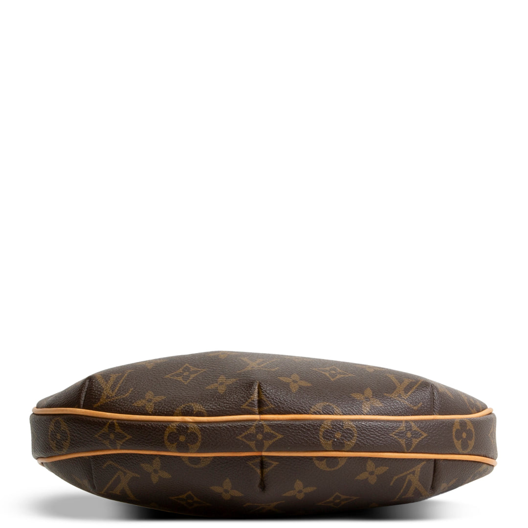 LOUIS VUITTON Monogram Croissant Shoulder Bag