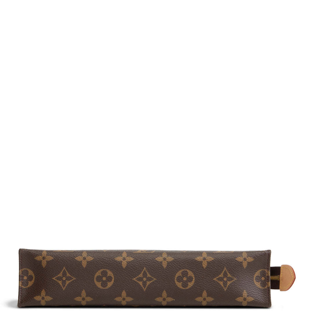 LOUIS VUITTON Monogram Poche Toilette 26