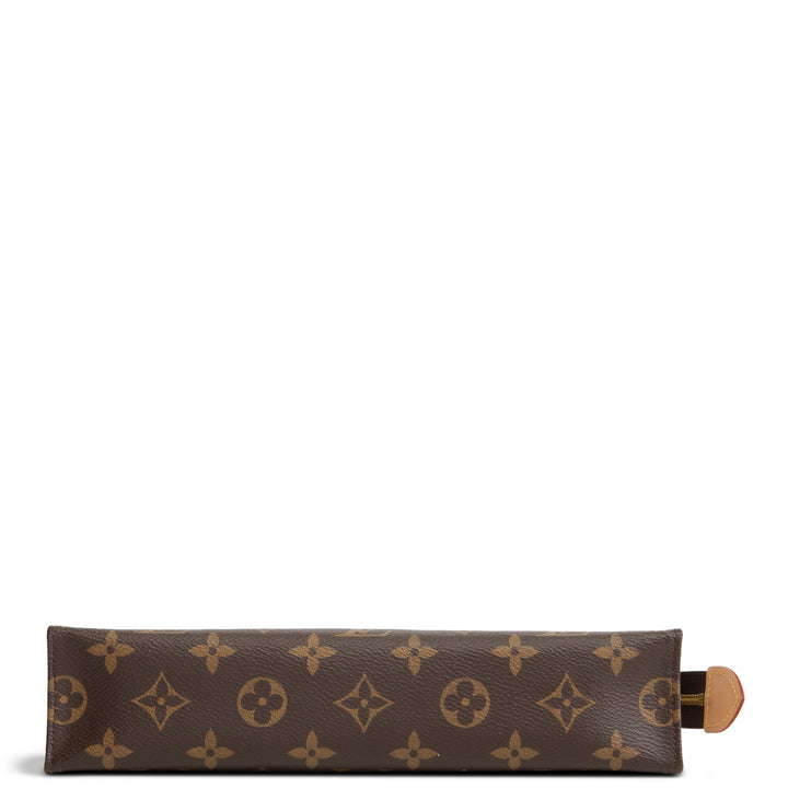 LOUIS VUITTON Monogram Poche Toilette 26