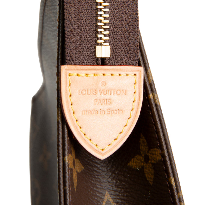 LOUIS VUITTON Monogram Poche Toilette 26