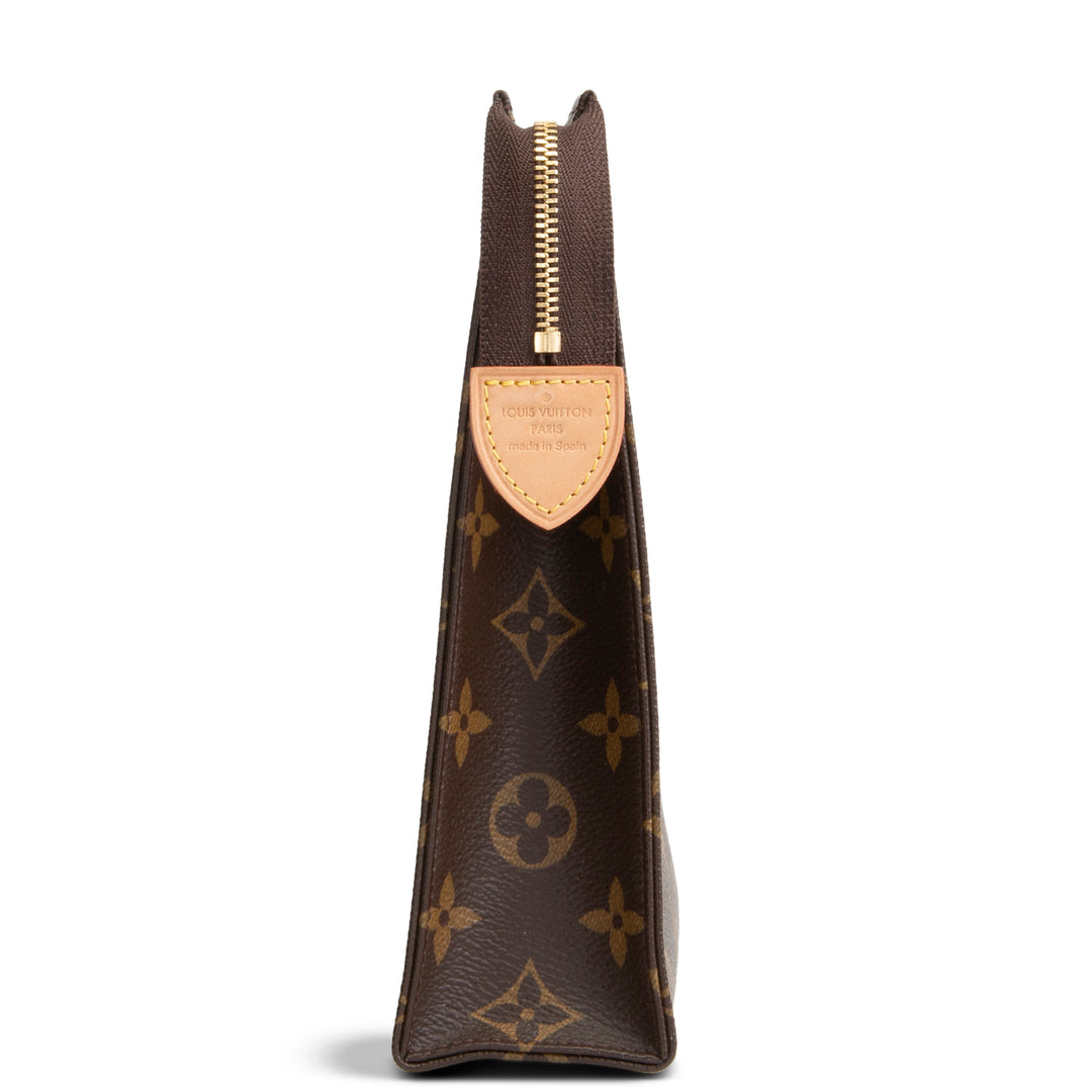 LOUIS VUITTON Monogram Poche Toilette 26
