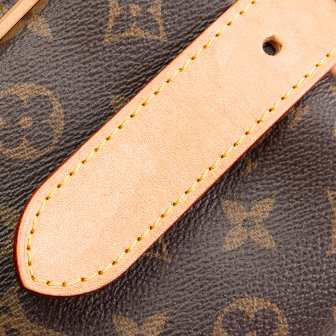 LOUIS VUITTON Monogram Locker Dopp Kit Toiletry