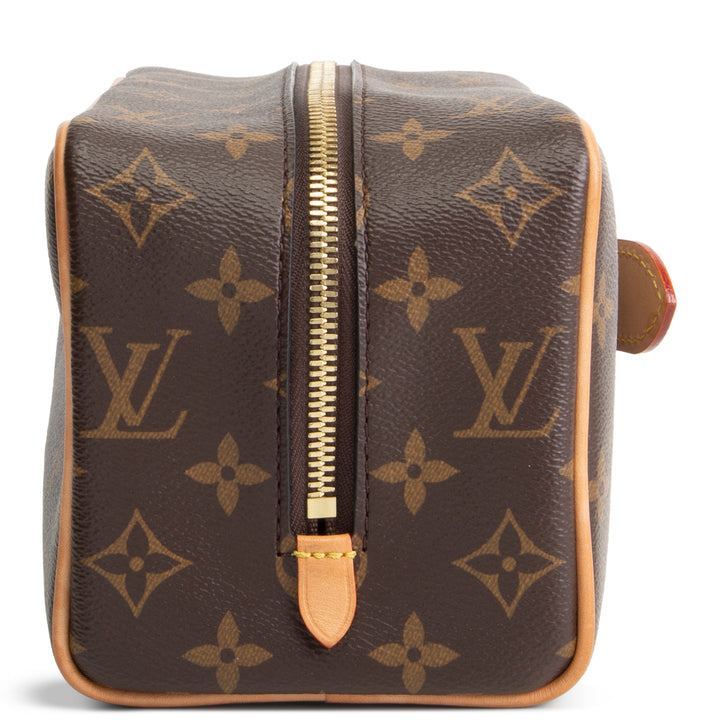 LOUIS VUITTON Monogram Locker Dopp Kit Toiletry