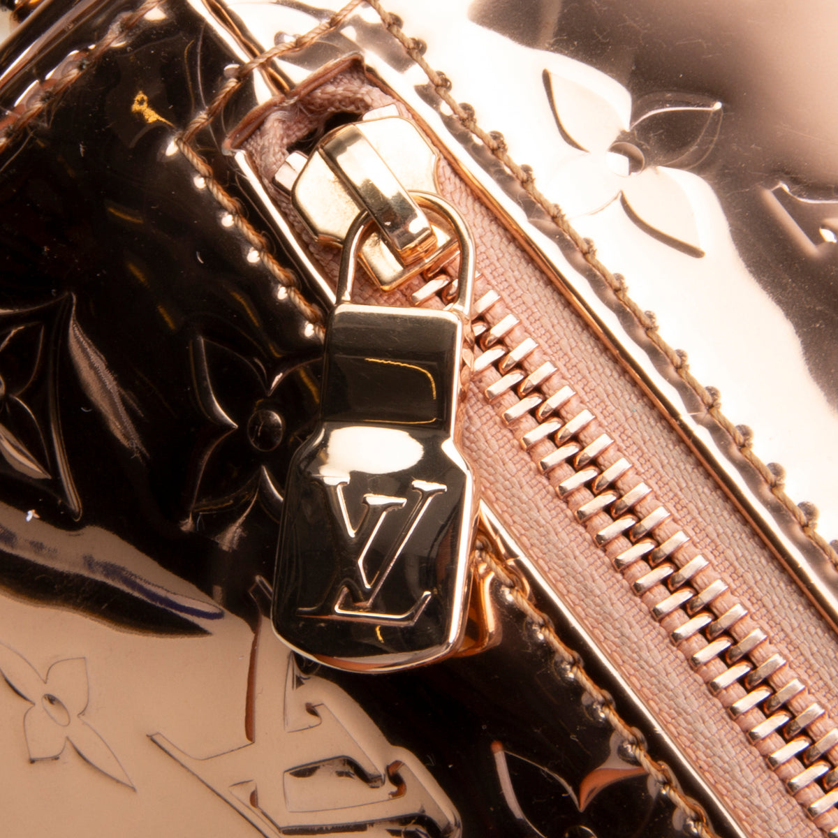 LOUIS VUITTON Monogram Miroir Speedy Bandouliere 25 - Copper