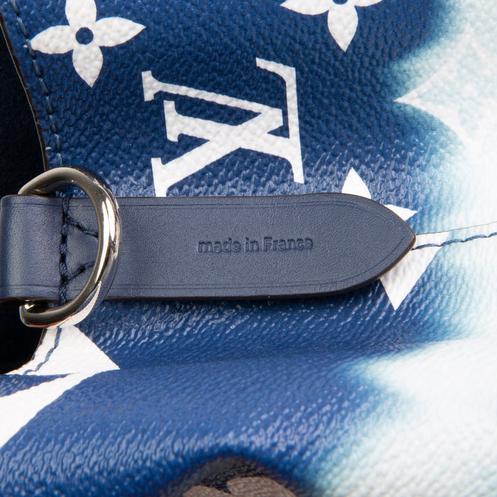 LOUIS VUITTON Neonoe Escale Giant Monogram - Blue