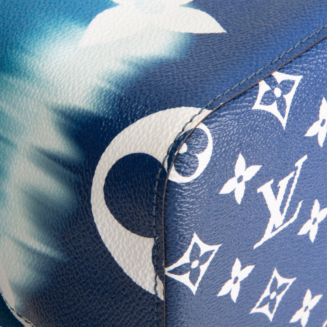 LOUIS VUITTON Neonoe Escale Giant Monogram - Blue