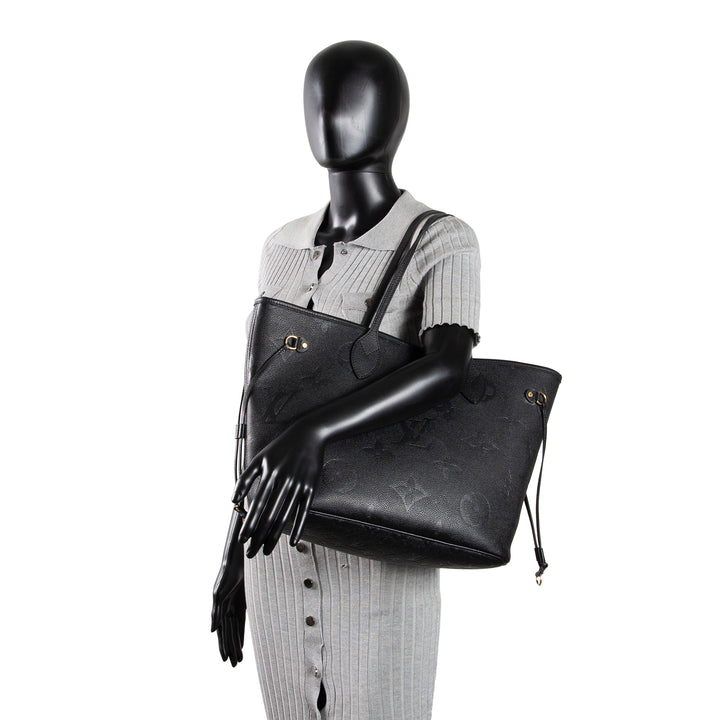 LOUIS VUITTON Giant Monogram Neverfull MM w/pouch - Black