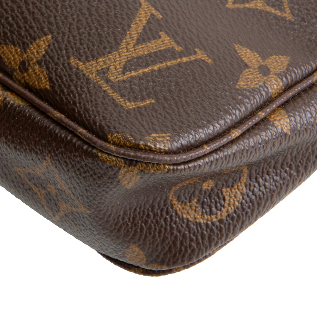 LOUIS VUITTON Monogram Pochette