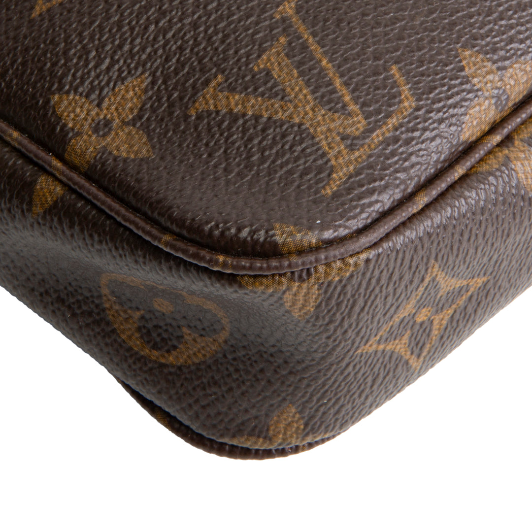 LOUIS VUITTON Monogram Pochette