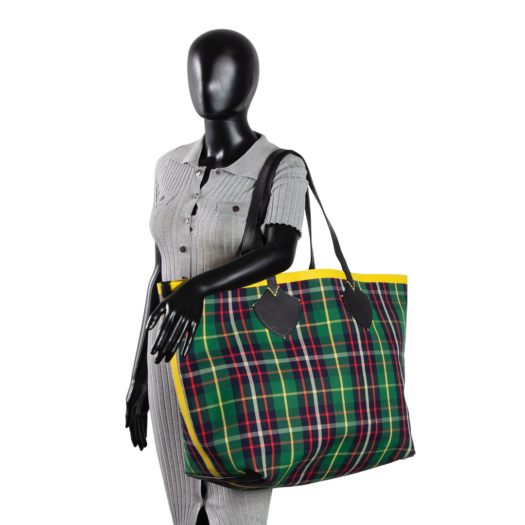 BURBERRY Reversible Giant Tote Tartan XL - Multicolor Check
