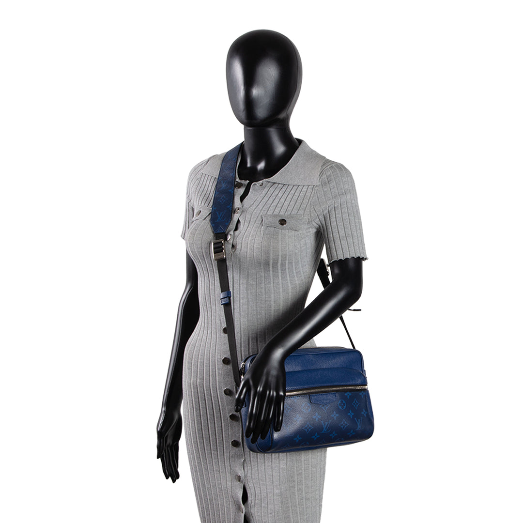 LOUIS VUITTON Taigarama Outdoor Messenger Bag OUTLET FINAL SALE