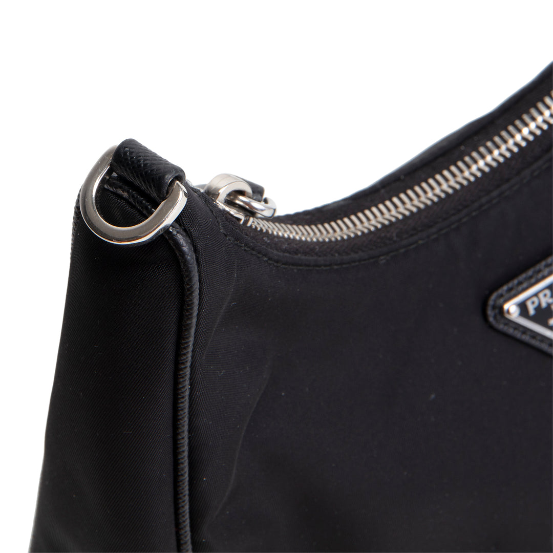 PRADA Nylon Re-Edition 2005 Shoulder Bag - Black