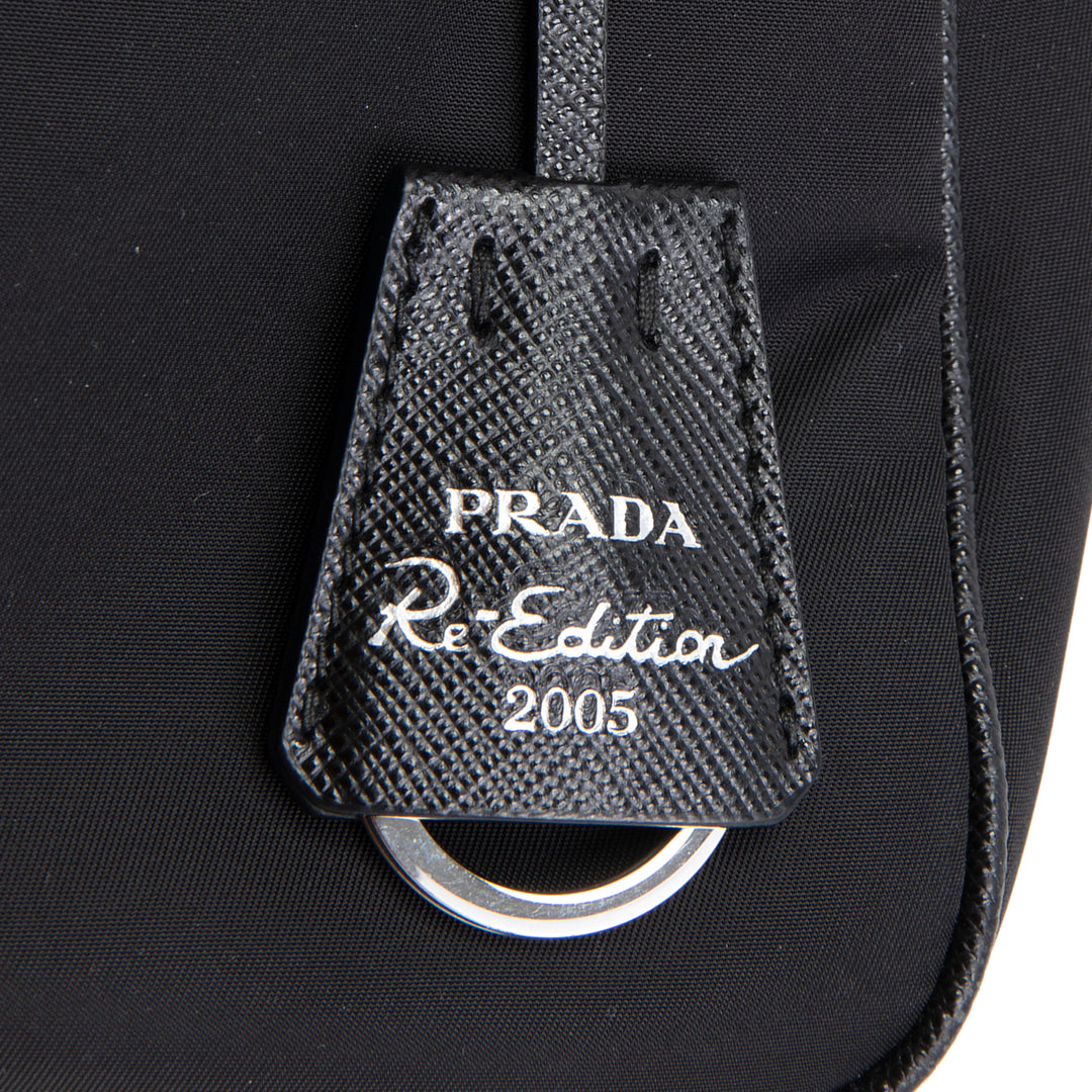 PRADA Nylon Re-Edition 2005 Shoulder Bag - Black