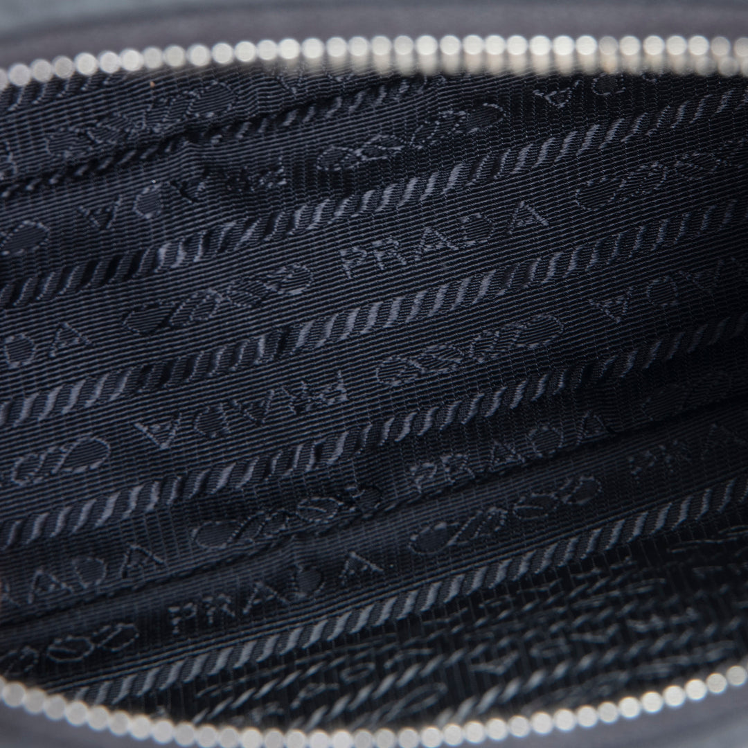 PRADA Nylon Re-Edition 2005 Shoulder Bag - Black