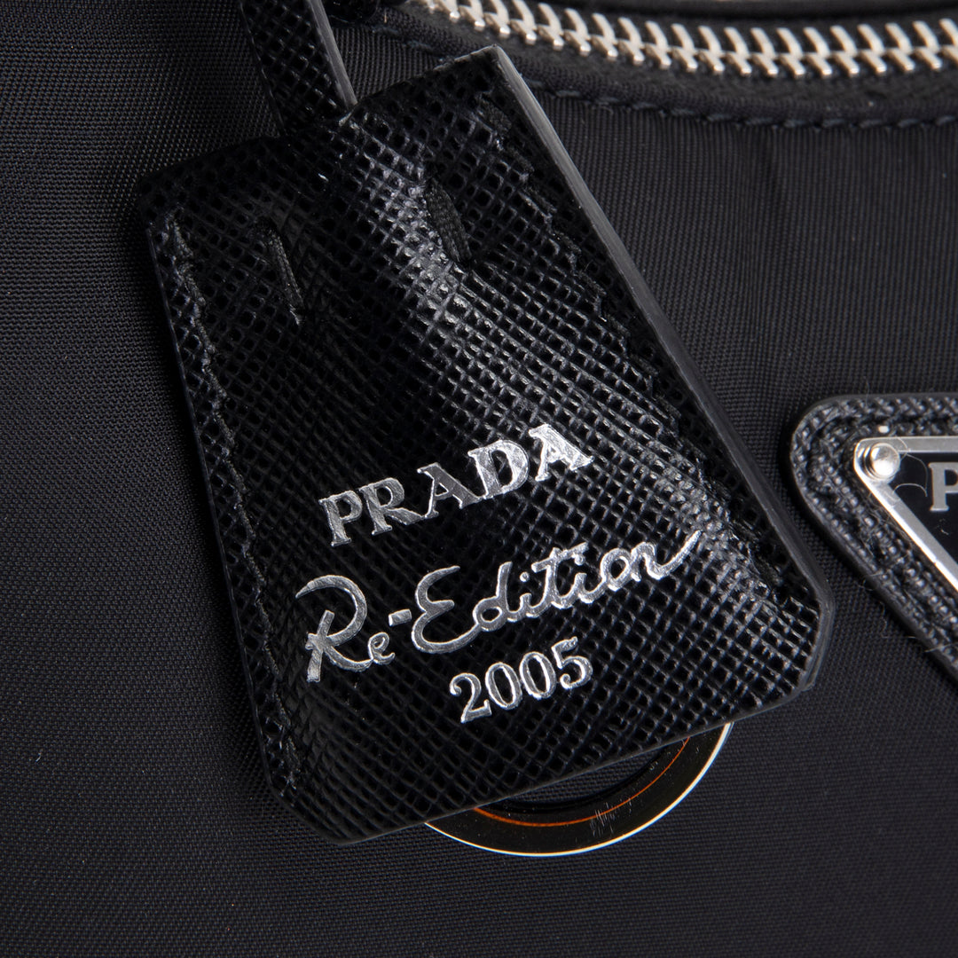 PRADA Re-Edition 2005 Shoulder Bag - Black