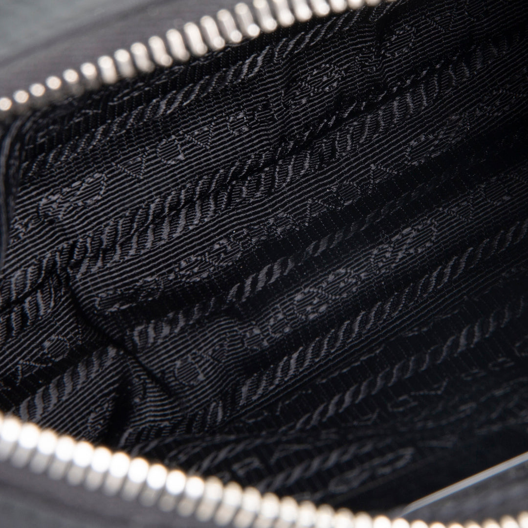 PRADA Re-Edition 2005 Shoulder Bag - Black