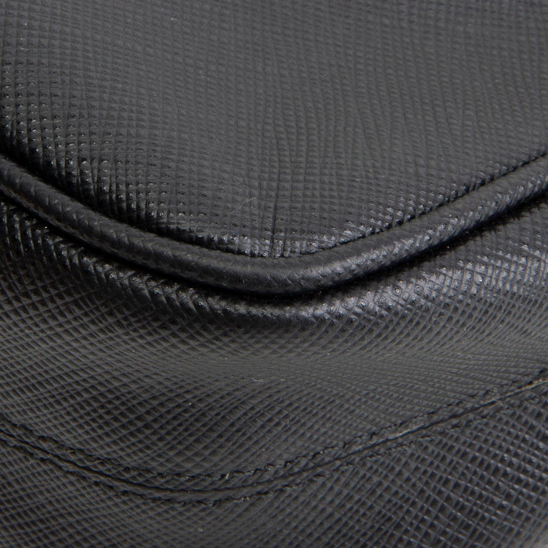 PRADA Saffiano Re-Edition 2005 Shoulder Bag - Black