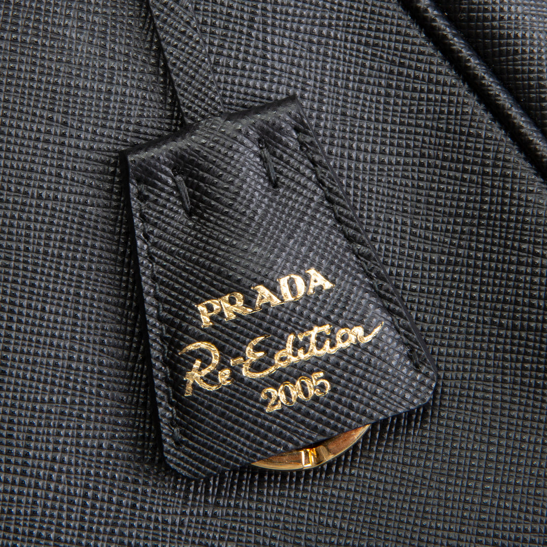 PRADA Saffiano Re-Edition 2005 Shoulder Bag - Black