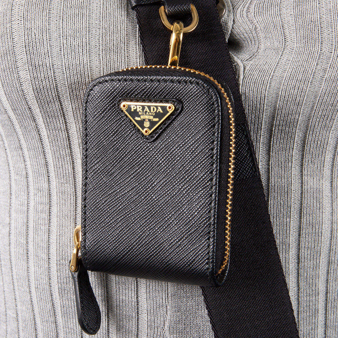 PRADA Saffiano Re-Edition 2005 Shoulder Bag - Black