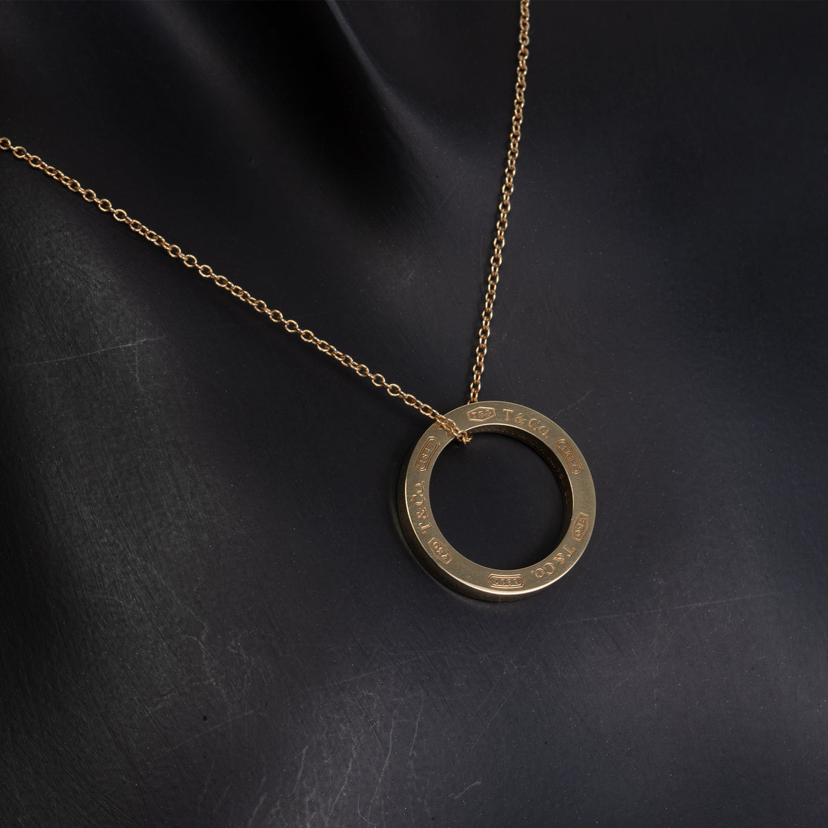 TIFFANY &amp; CO. Circle Pendant Necklace
