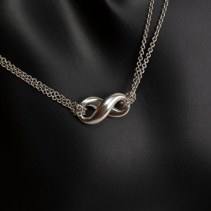 TIFFANY & CO. Infinity Pendant Necklace