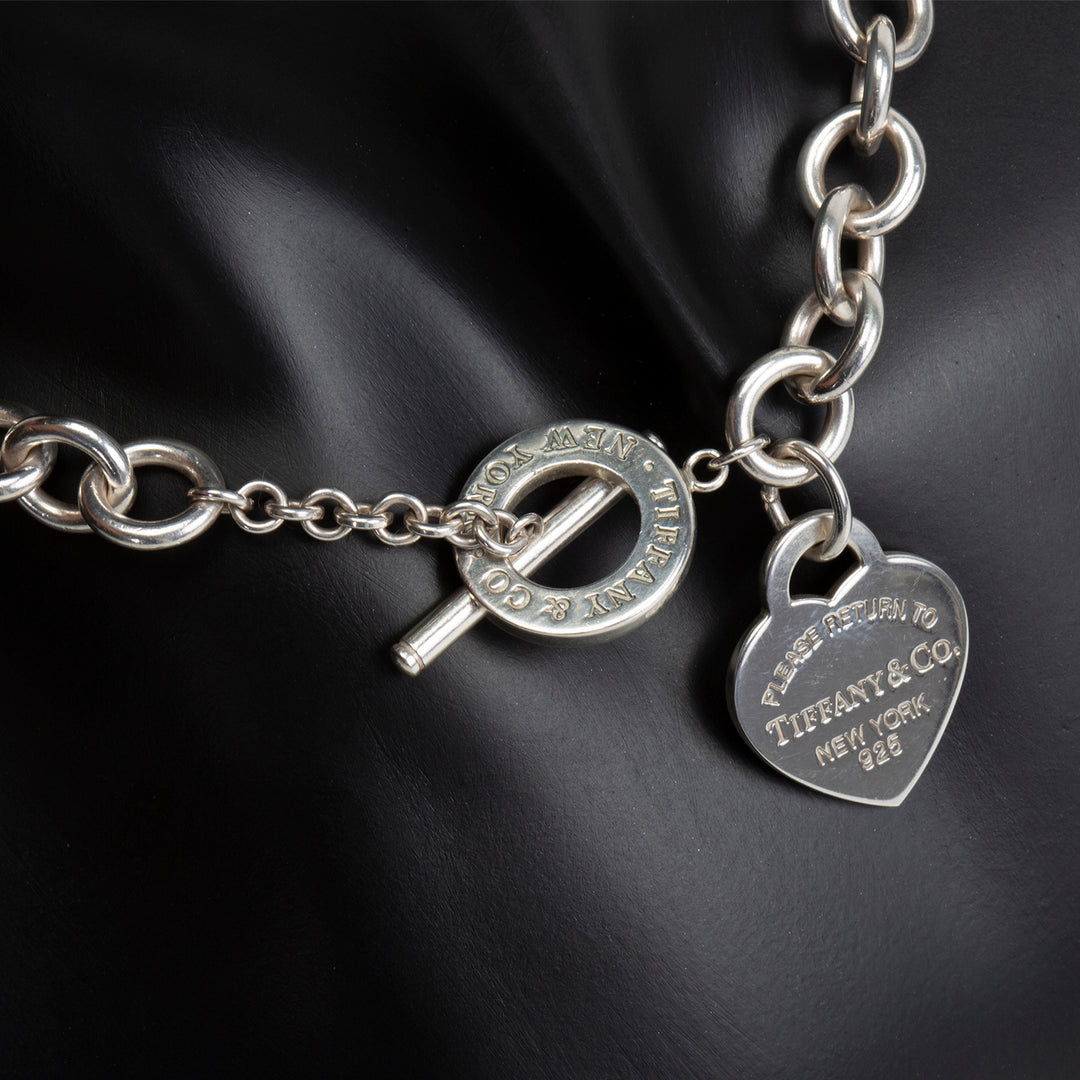 TIFFANY & CO. Heart Toggle Necklace
